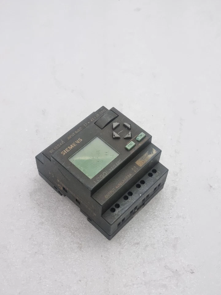 SIEMENS 6ED1052-1MD00-0BA5 LOGO 12/24RC DC 12/24V (USED CONDITION)
